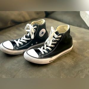 Converse Youth size 3 black shoe